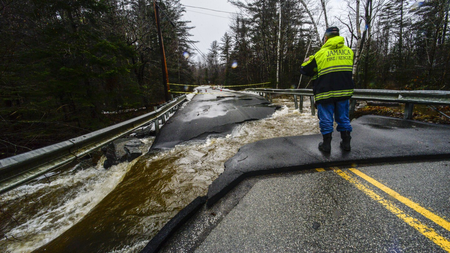 Major cleanup underway after storm batters Northeastern US | AP News