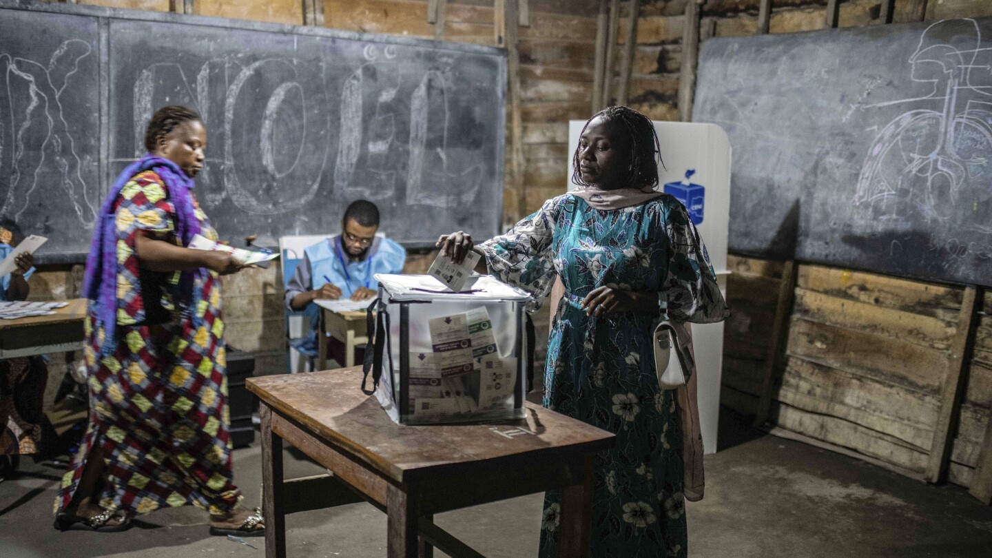 Congo enters its second day of voting after a chaotic rollout forced the election’s extension | AP News