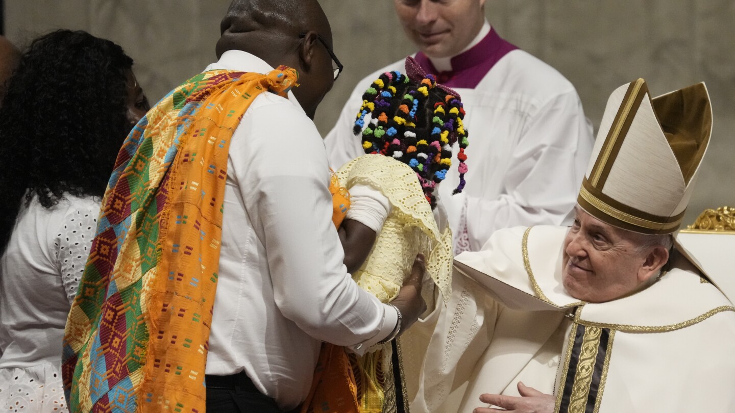 Pope says ‘our hearts are in Bethlehem’ as he presides over the Christmas Eve Mass in St. Peter’s | AP News