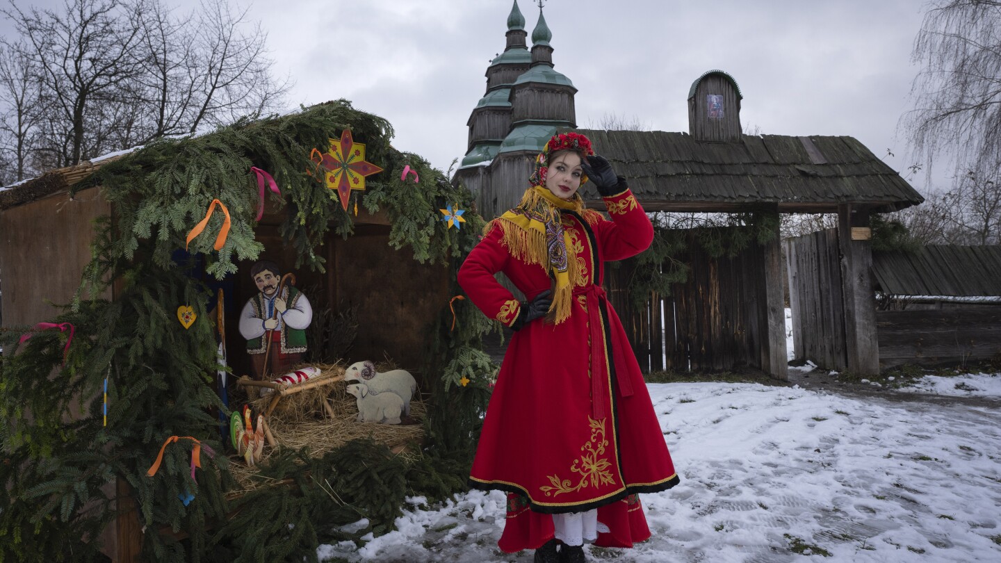 Ukraine celebrates Christmas on Dec. 25 for the first time, distancing itself from Russia | AP News