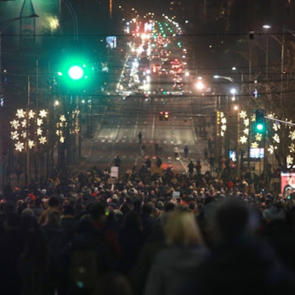 Večerašnji protest završen ispred Palate pravde zahtevom za oslobađanje svih uhapšenih