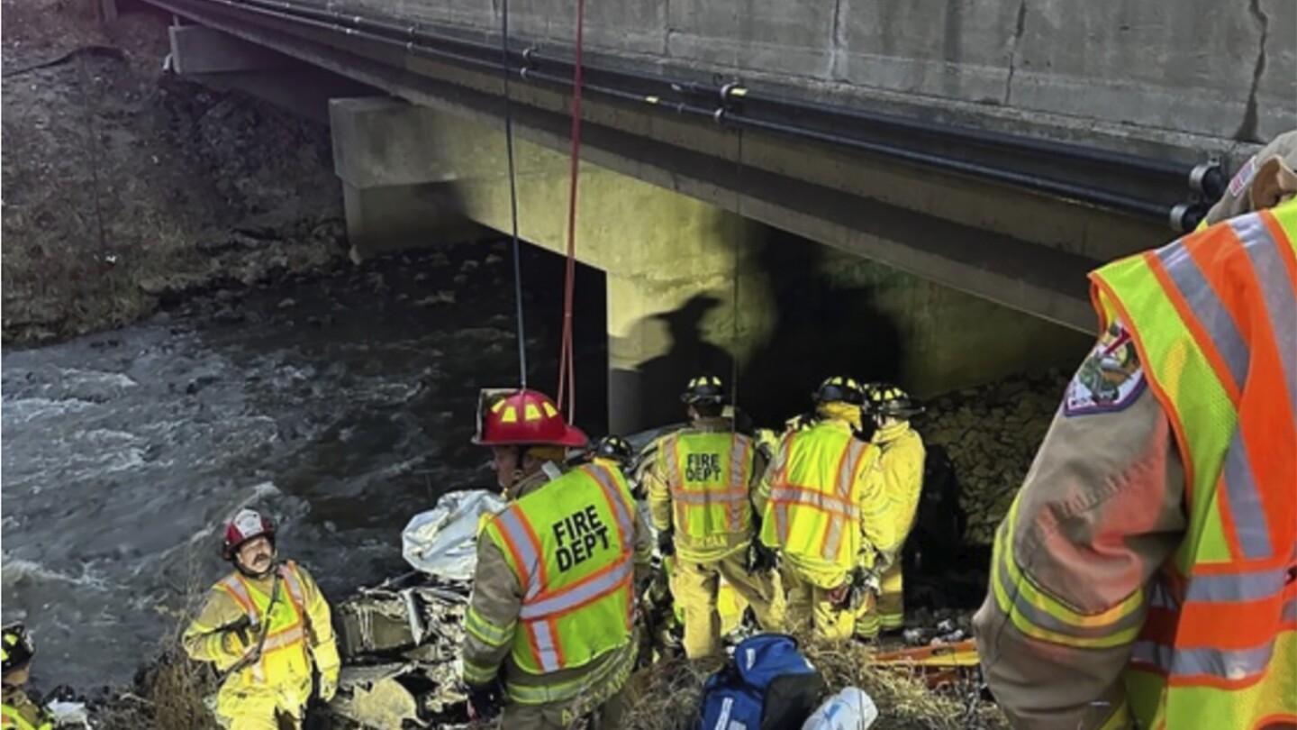 Trapped in his crashed truck, an Indiana man is rescued after 6 days surviving on rainwater | AP News