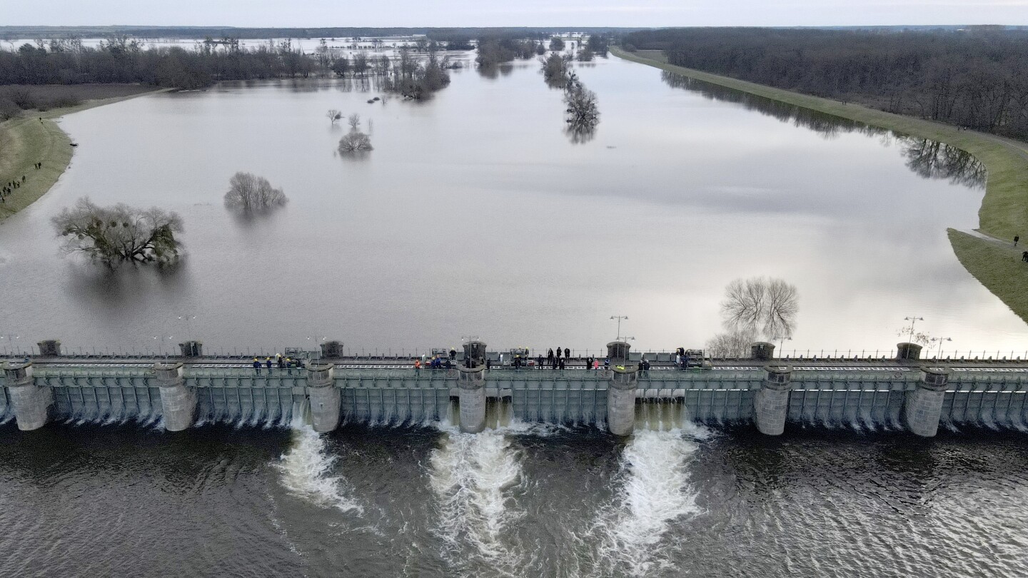 Rivers remain high in parts of northern and central Europe after heavy rain | AP News