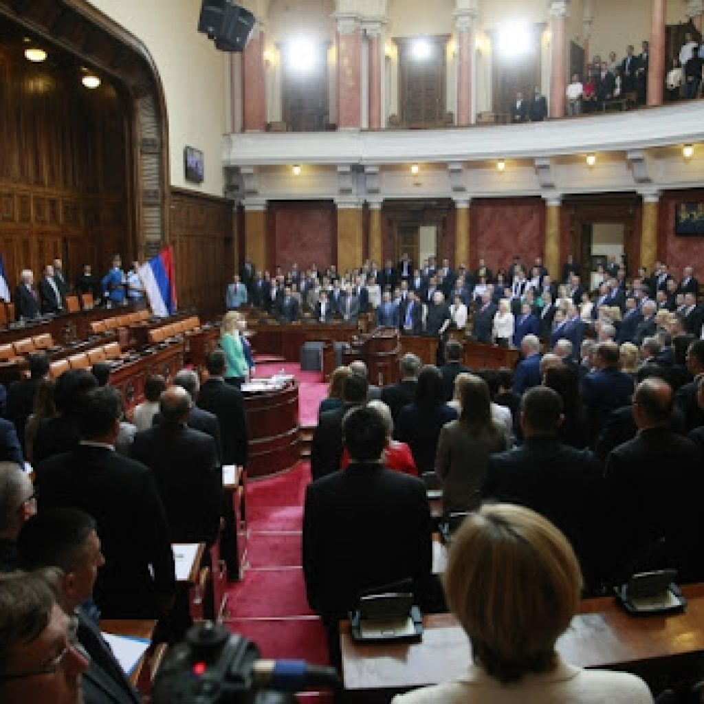 Poslanicima i predsedniku od januara veća plata za deset odsto