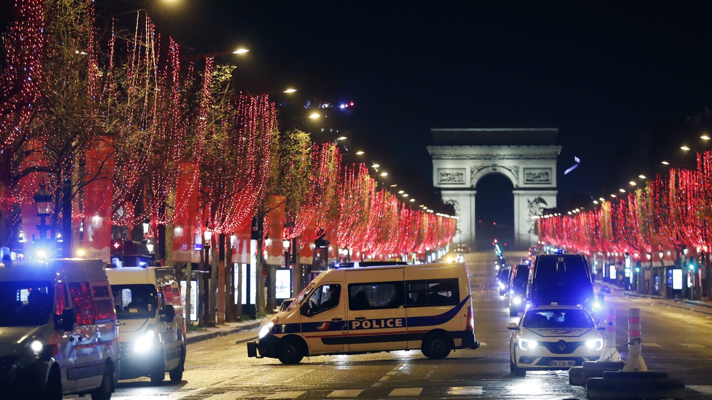 France heightens security for New Year’s Eve, with 90,000 police officers to be mobilized | AP News