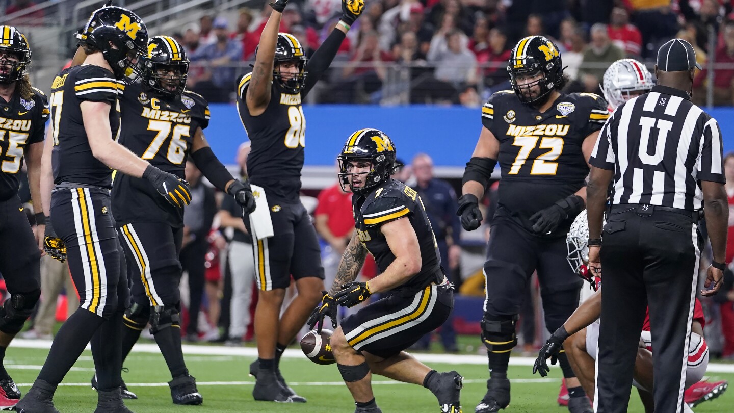 Schrader runs for 128 yards and a TD as No. 9 Missouri beats No. 7 Ohio State 14-3 in Cotton Bowl | AP News