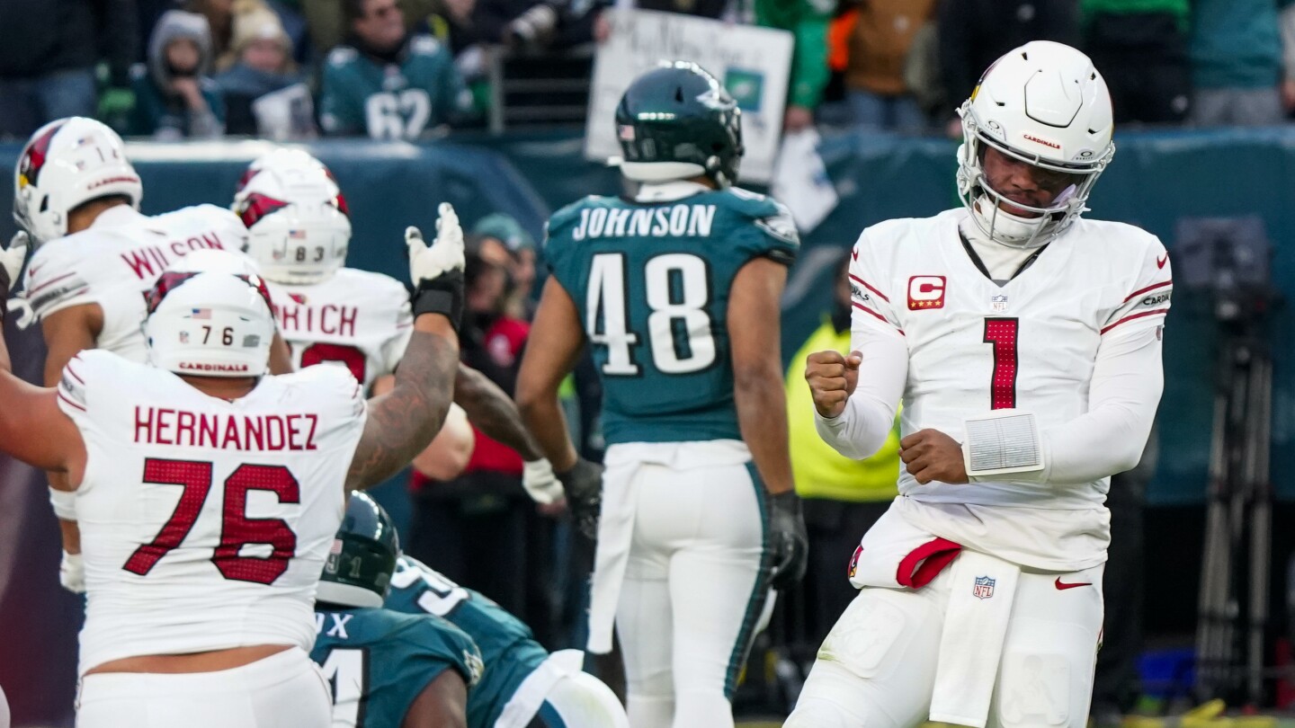 Kyler Murray throws 3 TD passes as Cardinals rally past Eagles, disrupt Philly’s playoff path | AP News