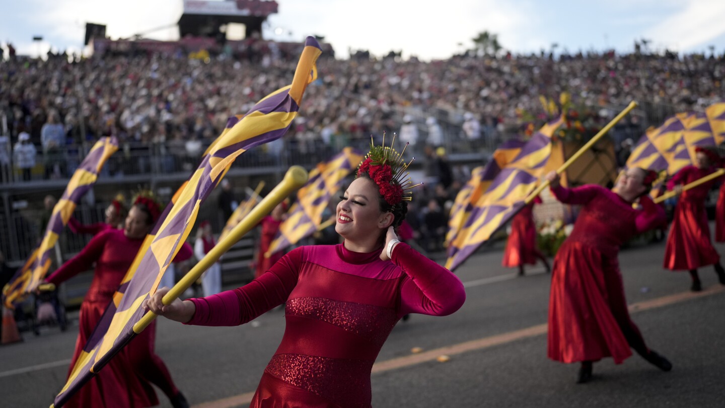 135th Rose Parade boasts floral floats, sunny skies as California tradition kicks off the new year | AP News