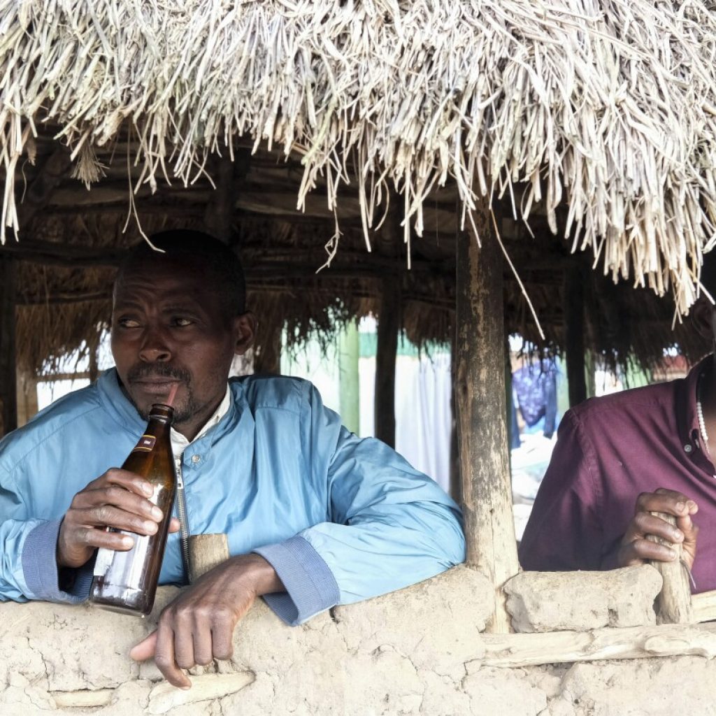 Tonto: A boozy banana drink in Uganda is under threat | AP News