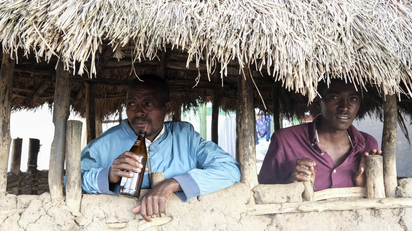 Tonto: A boozy banana drink in Uganda is under threat | AP News