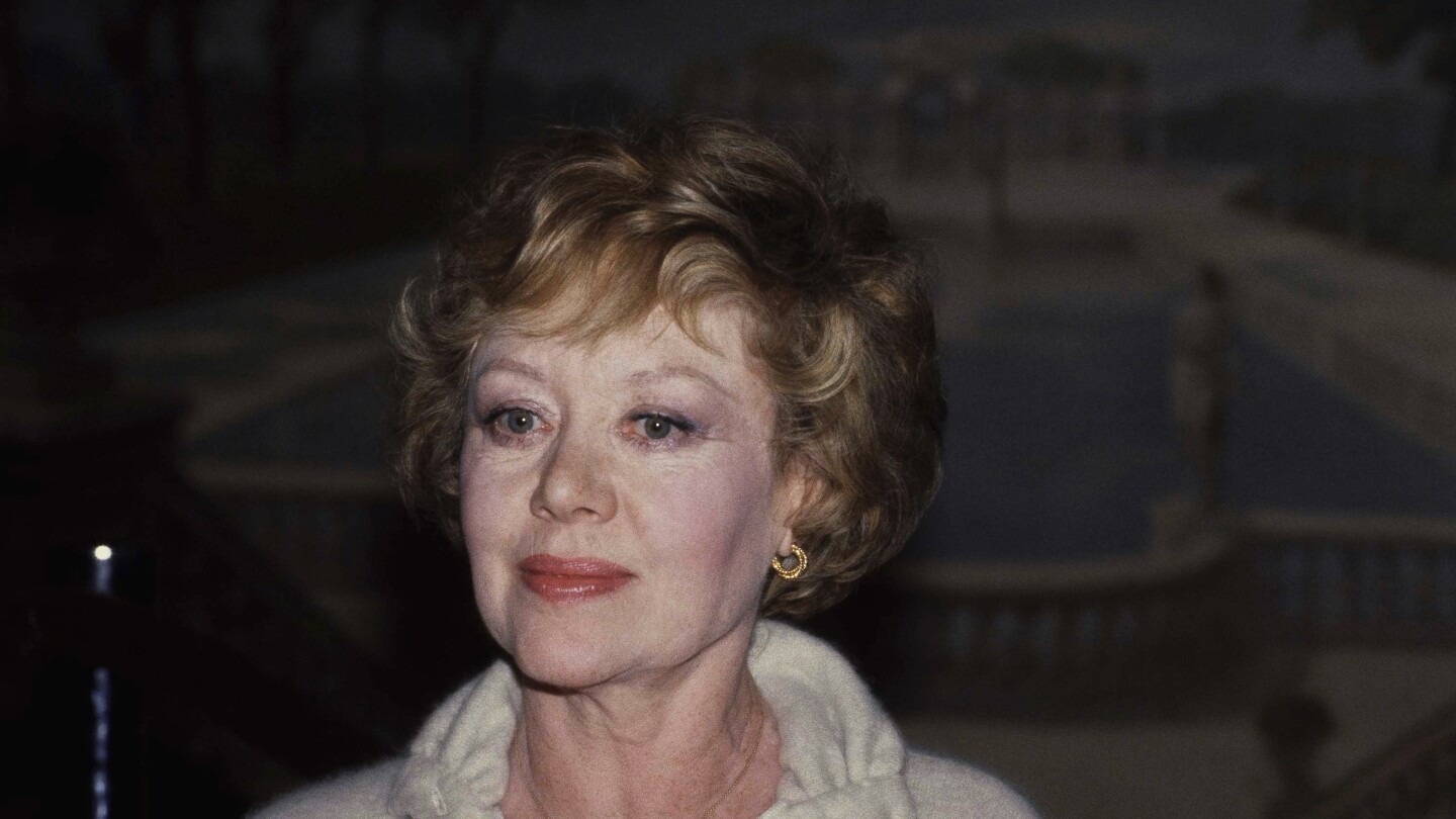 Glynis Johns, ‘Mary Poppins’ star dies at 100 | AP News