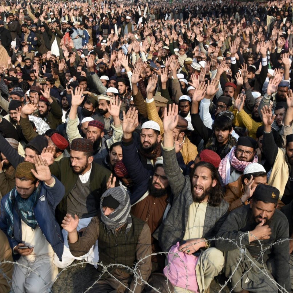 Thousands of mourners in Islamabad attend funeral for Pakistani cleric gunned down in broad daylight | AP News