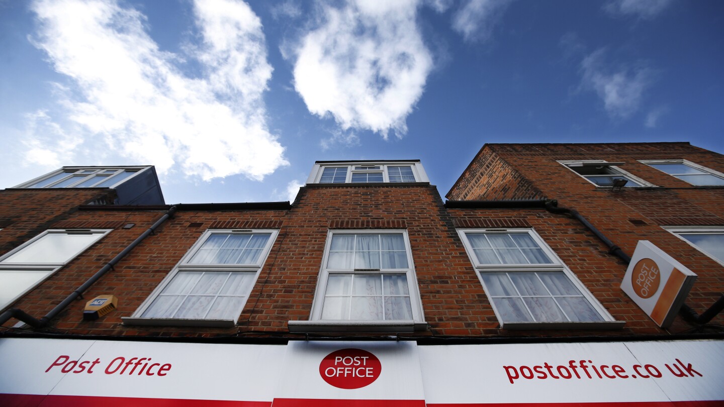 Police probe UK Post Office for accusing over 700 employees of theft. The culprit was an IT glitch | AP News