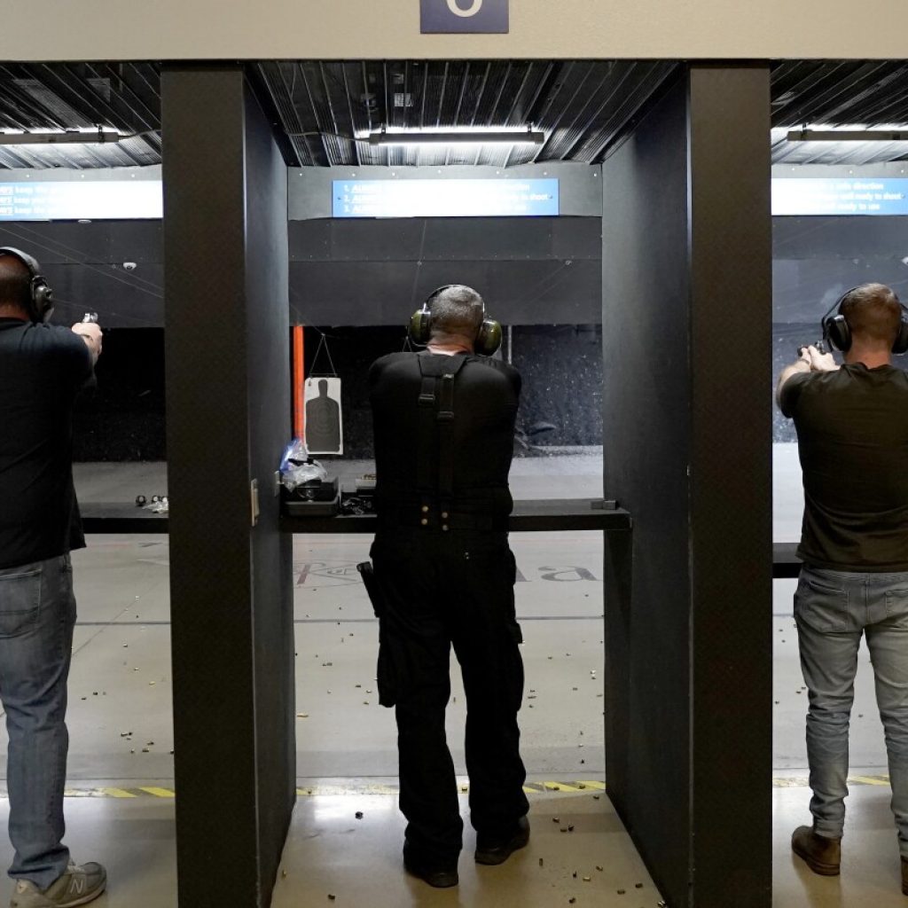 A California law banning the carrying of firearms in most public places is blocked again | AP News