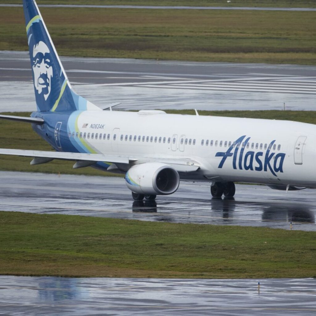 Alaska Airlines again grounds all Boeing 737 Max 9 jetliners  | AP News