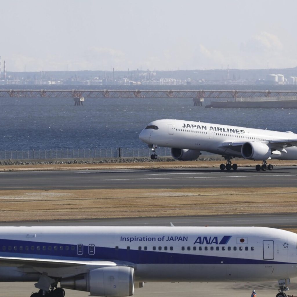 Runway at Tokyo’s Haneda airport reopens a week after fatal collision | AP News