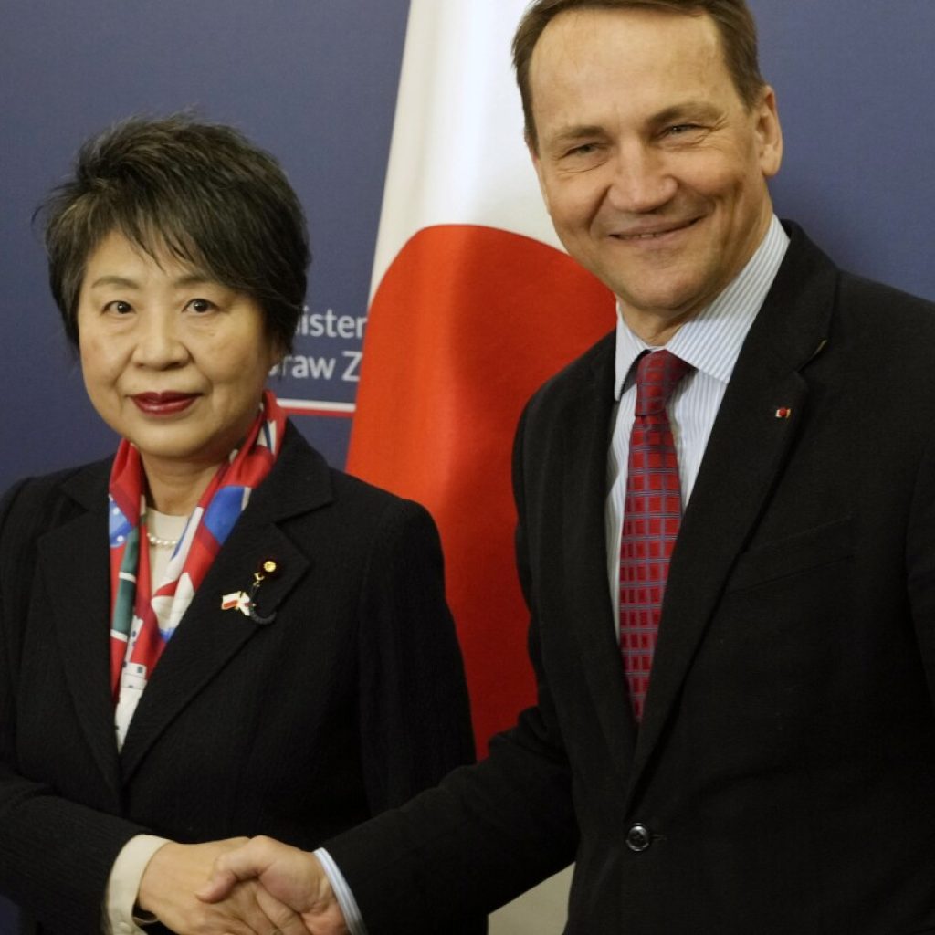 Japan’s foreign minister visits Poland to strengthen ties with the NATO nation | AP News