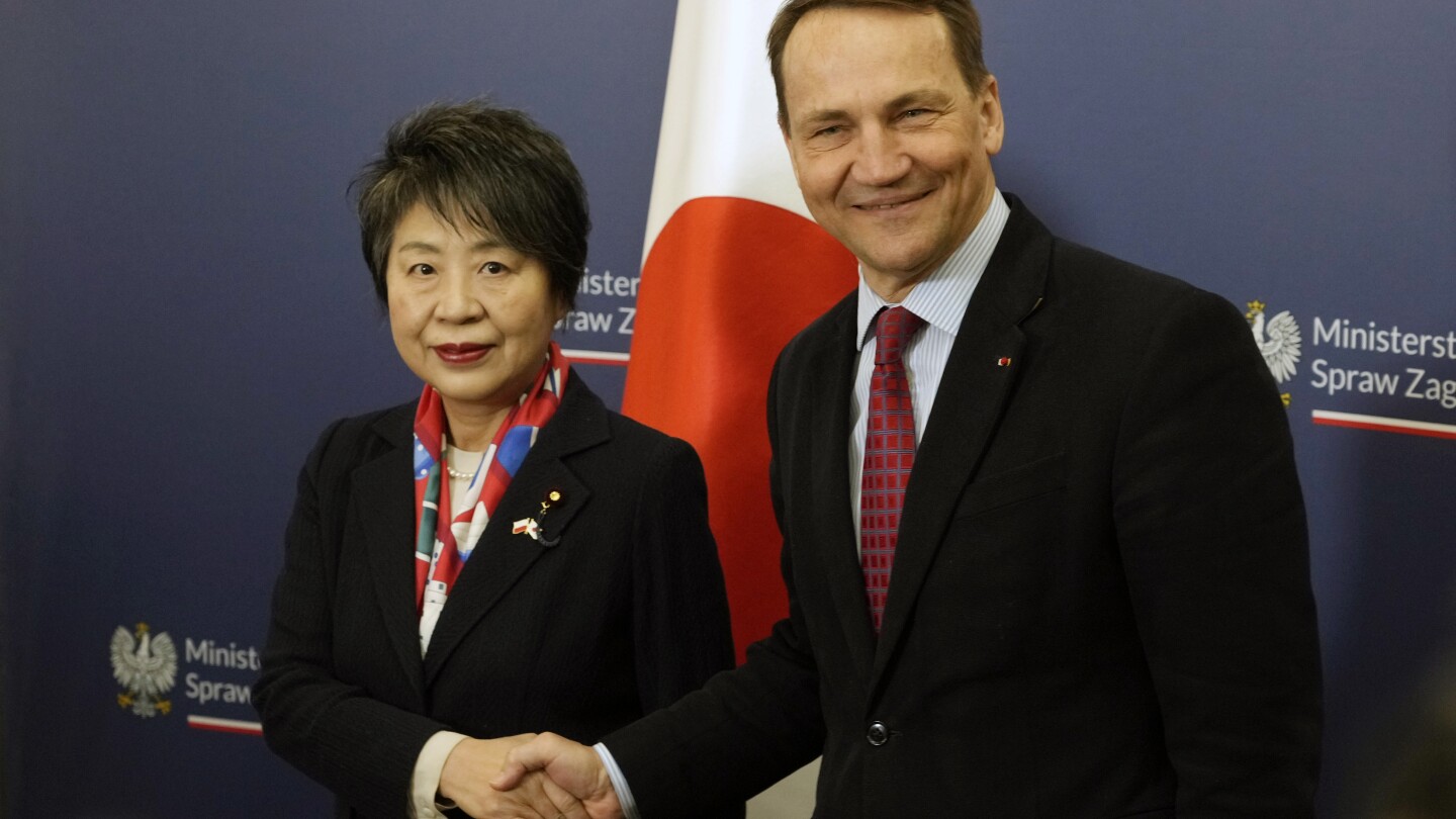 Japan’s foreign minister visits Poland to strengthen ties with the NATO nation | AP News