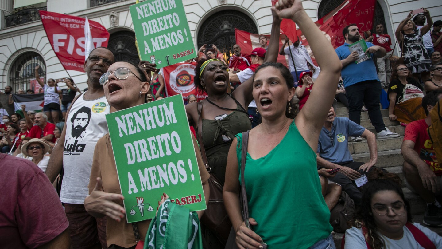 Brazil observes anniversary of the anti-democratic uprising in the capital | AP News