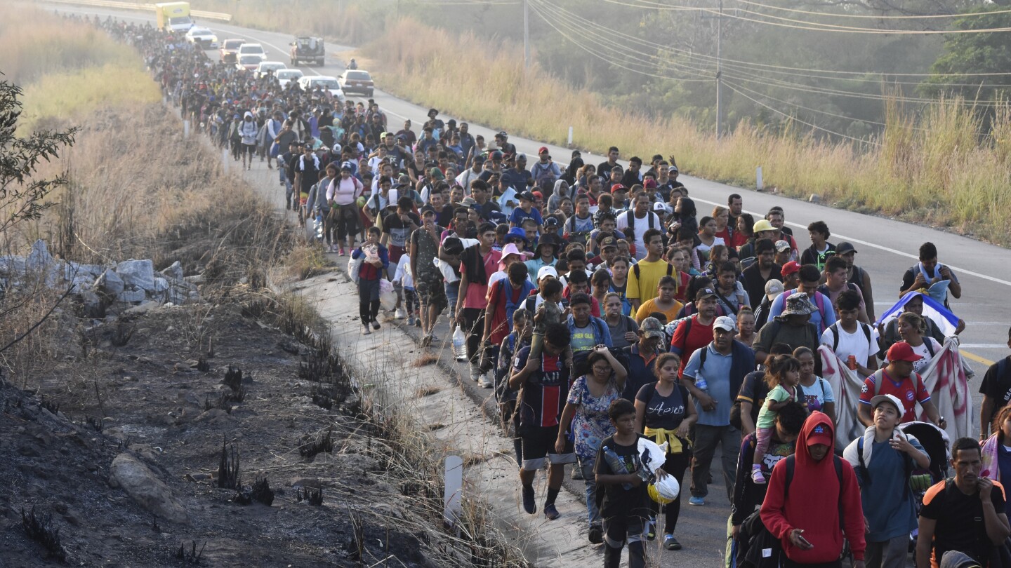 Migrant caravan regroups in Mexico after government promise of papers falls through | AP News