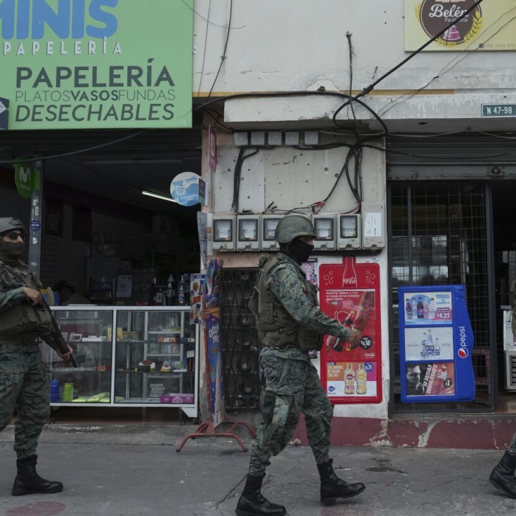 A new wave of violence sweeps across Ecuador after a gang leader’s apparent escape from prison | AP News