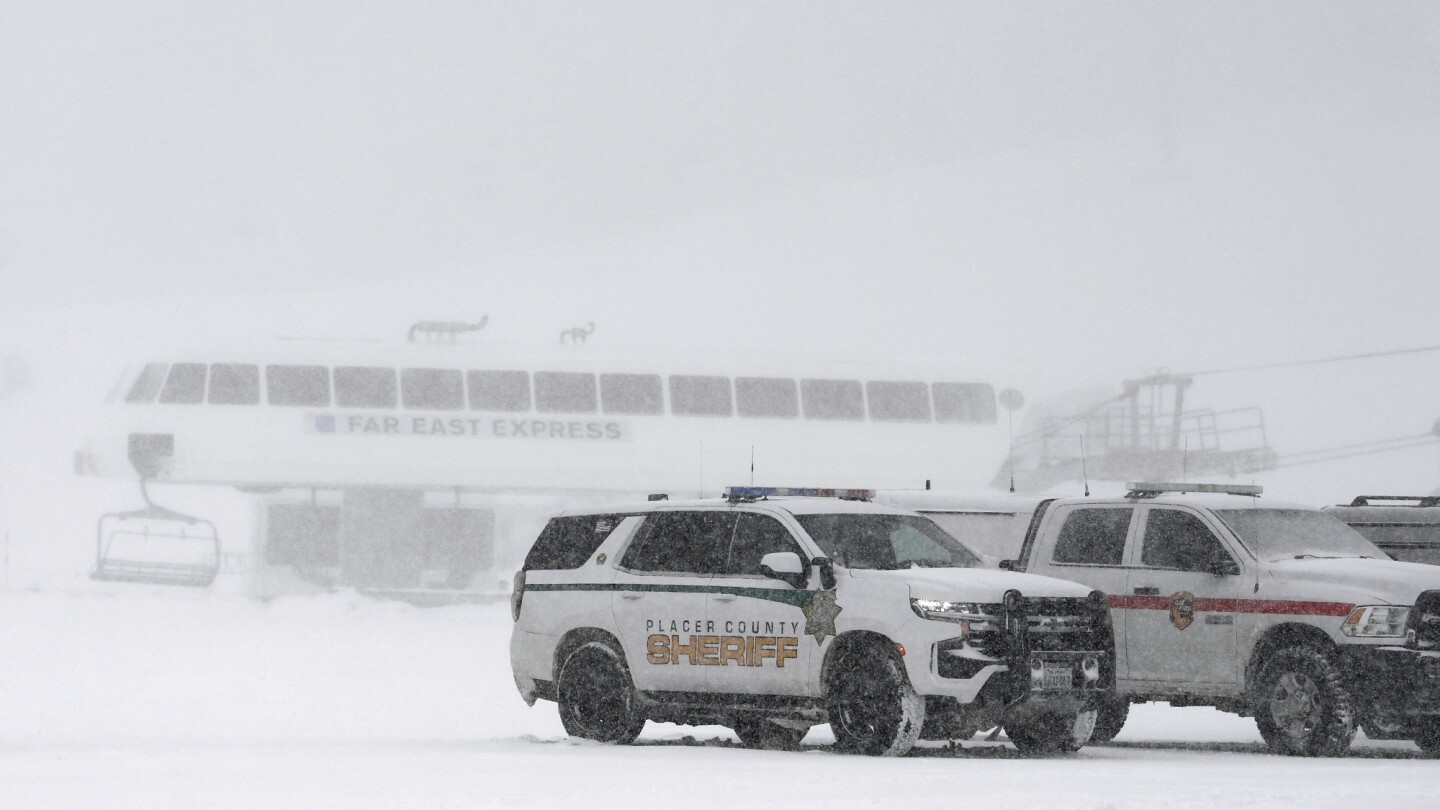 California ski resort reopens as workers clear debris from deadly avalanche | AP News