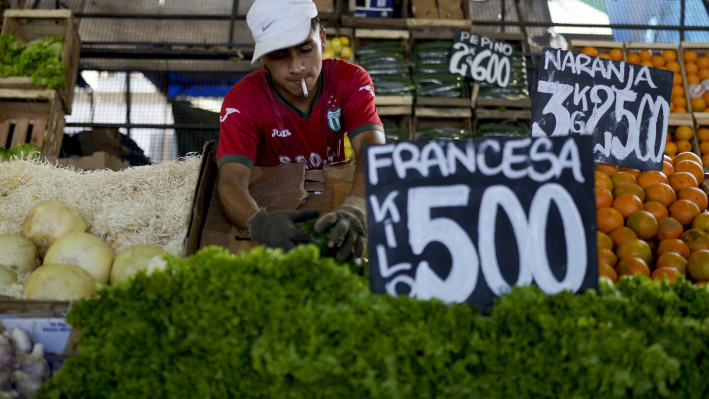 Argentina’s annual inflation soars to 211.4%, the highest in 32 years | AP News