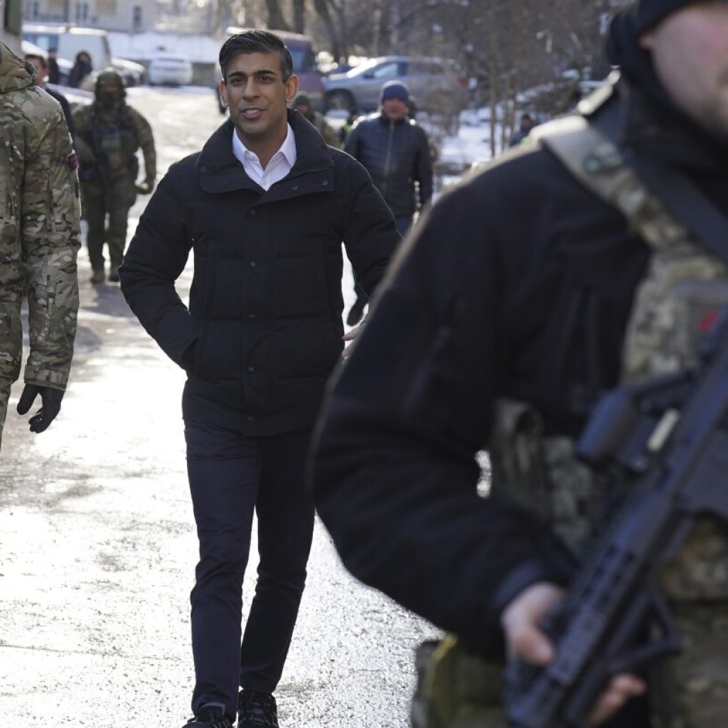 Sunak visiting Kyiv to announce new Ukraine military aid | AP News