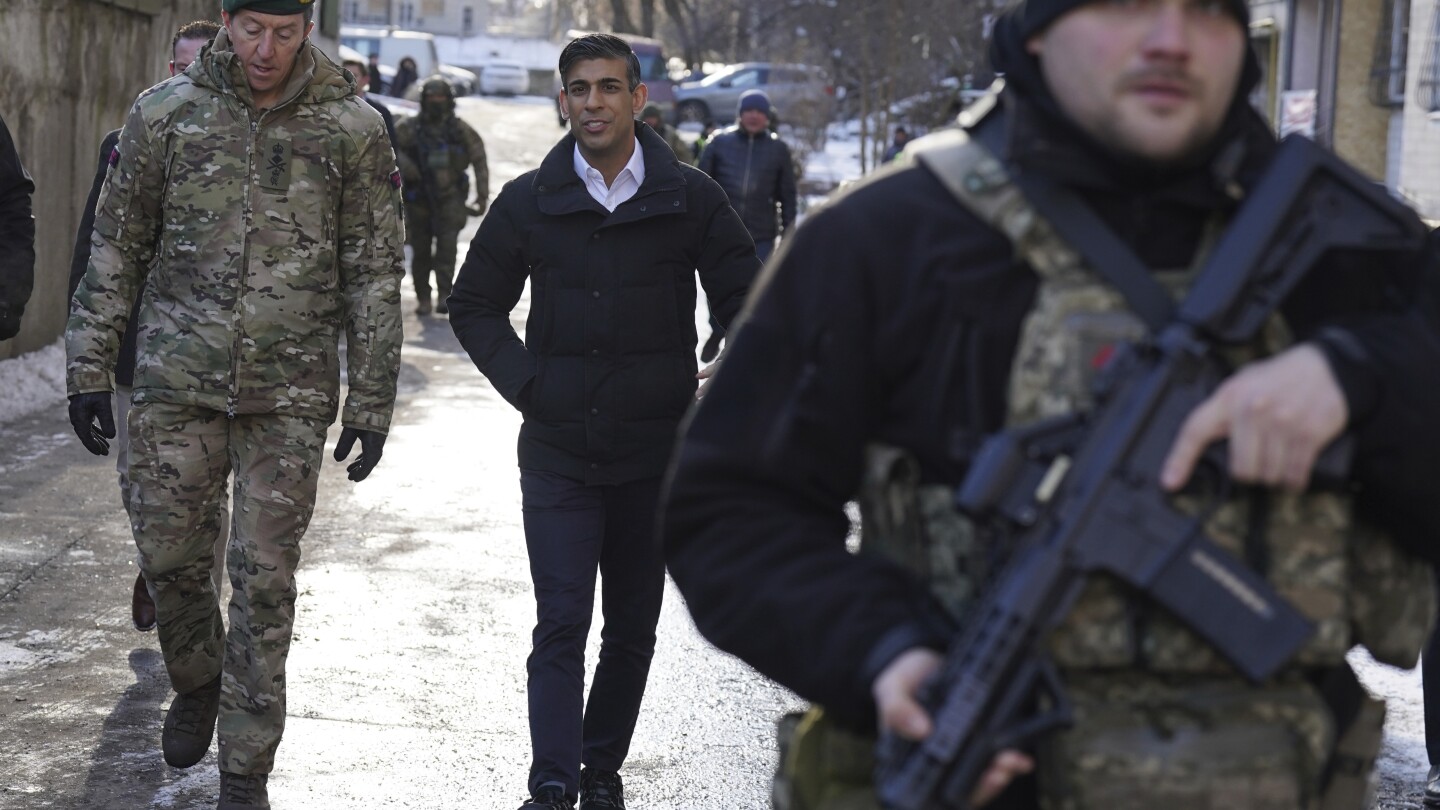 Sunak visiting Kyiv to announce new Ukraine military aid | AP News