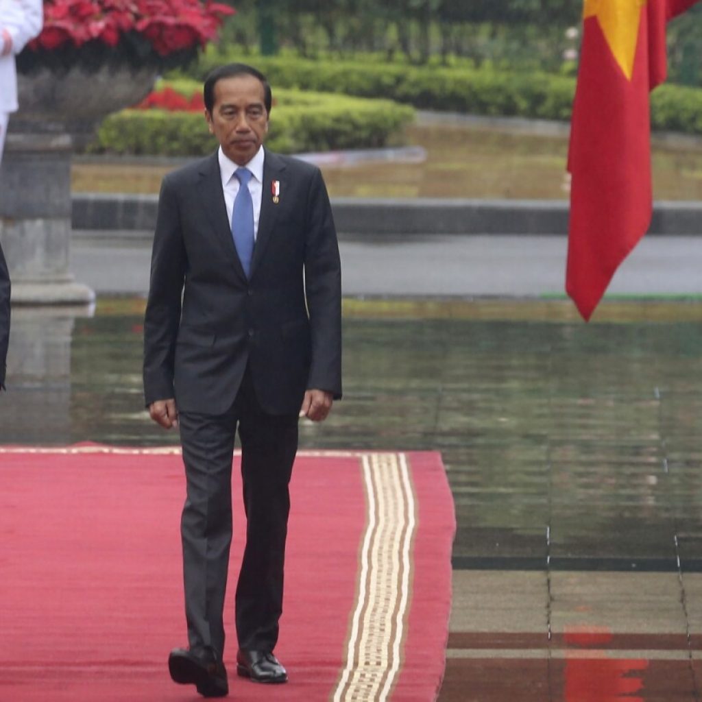 Indonesia and Vietnam discuss South China sea and energy issues as Indonesian president visits | AP News