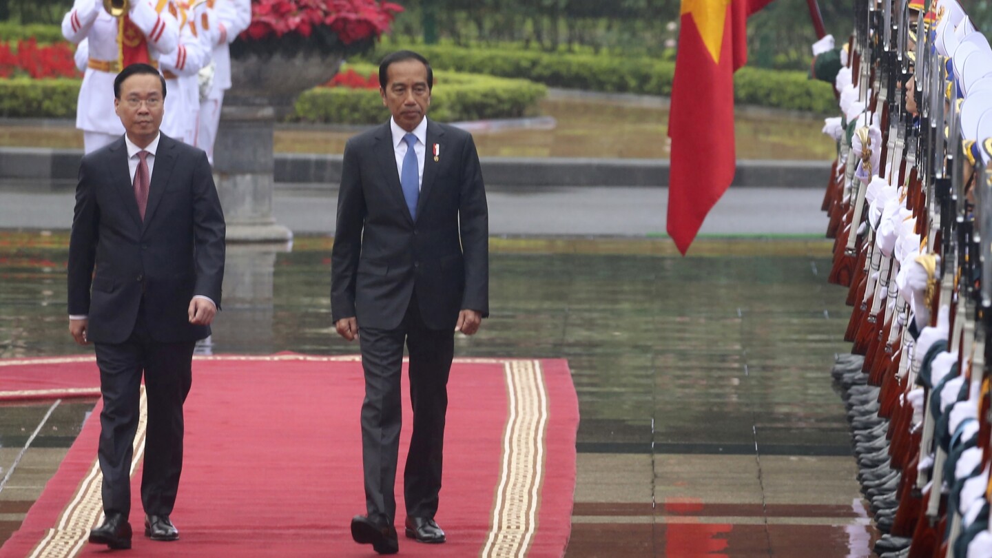 Indonesia and Vietnam discuss South China sea and energy issues as Indonesian president visits | AP News