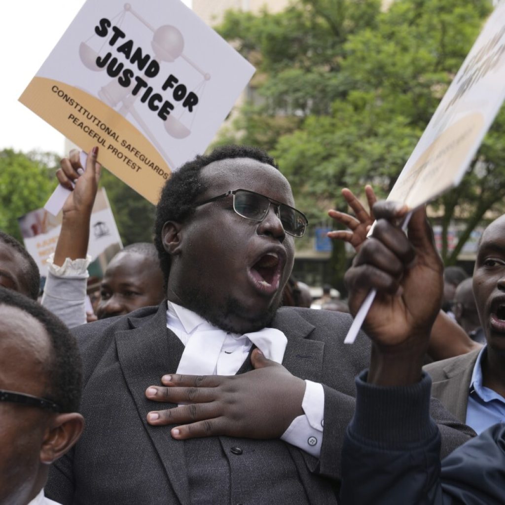 Dozens of Kenyan lawyers protest what they say is judicial interference by President Ruto | AP News