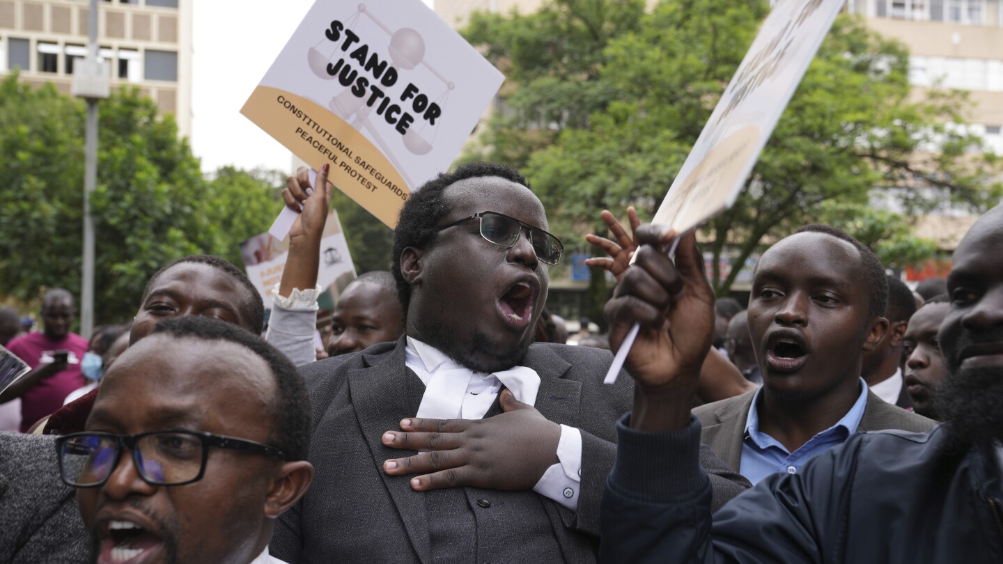 Dozens of Kenyan lawyers protest what they say is judicial interference by President Ruto | AP News