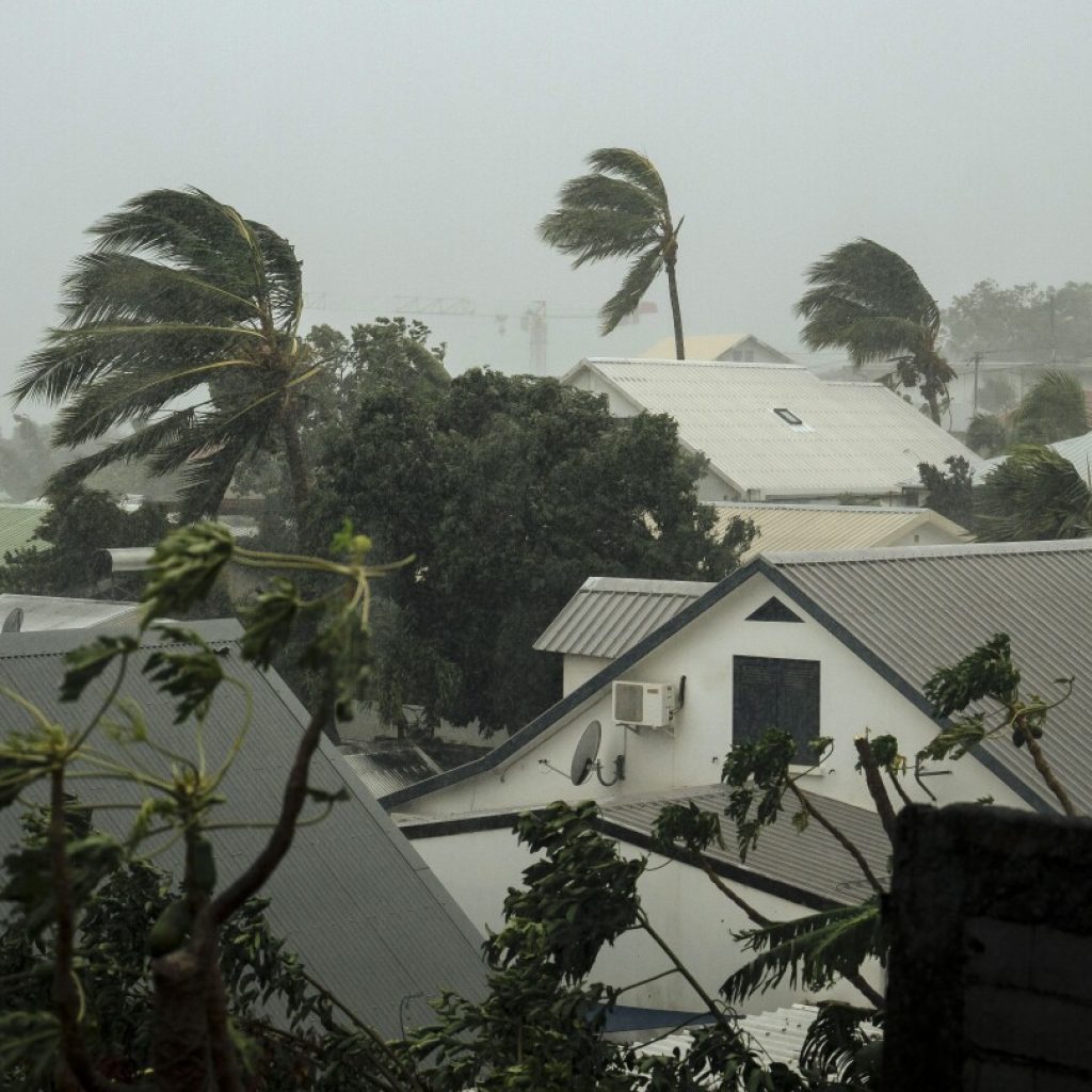 Tropical Cyclone Belal hits the French island of Reunion. Nearby Mauritius is also on high alert | AP News