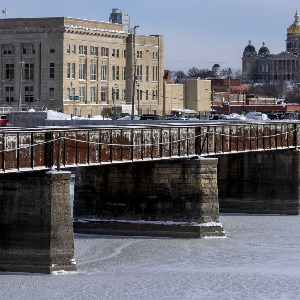 AP VoteCast: Who voted (and how) in Iowa caucuses | AP News