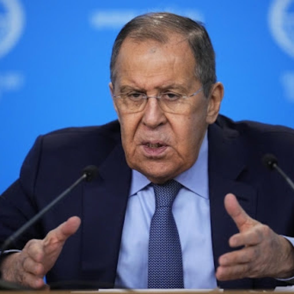 Lavrov: EU menja sporazume tako da Srbi na Kosovu nemaju prava