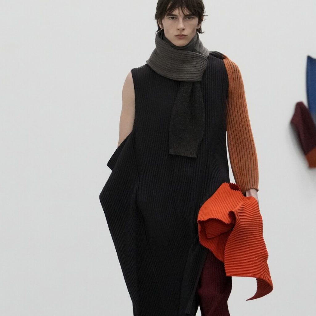 Issey Miyake displays a canvas of colors at Paris Fashion Week | AP News