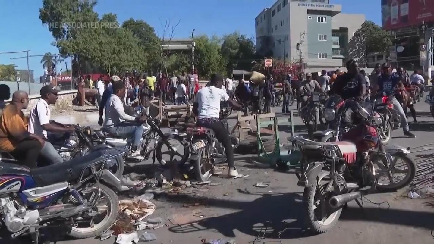 Violence feared spreading in Haiti after gang attacks | AP News