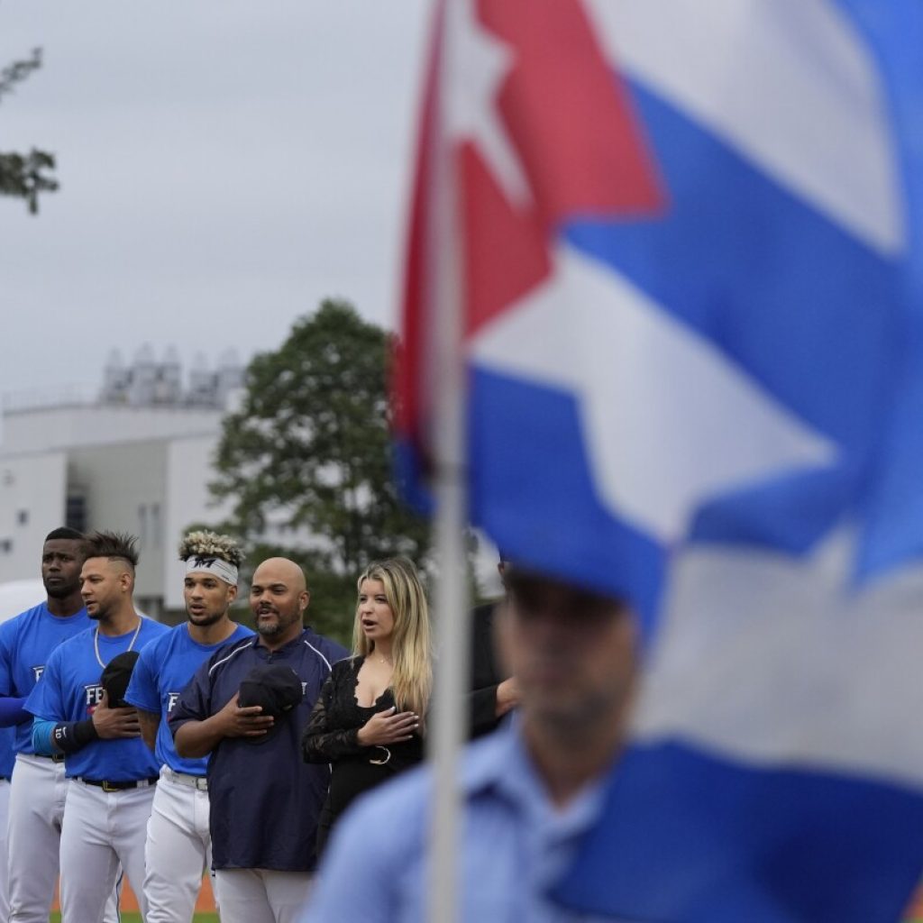 Star-studded breakaway Cuban baseball team celebrates its union, even without a place to play | AP News