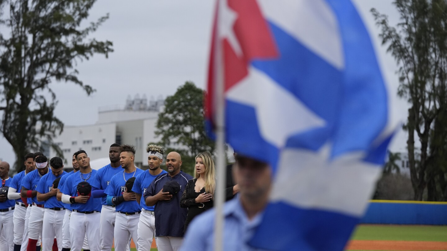 Star-studded breakaway Cuban baseball team celebrates its union, even without a place to play | AP News