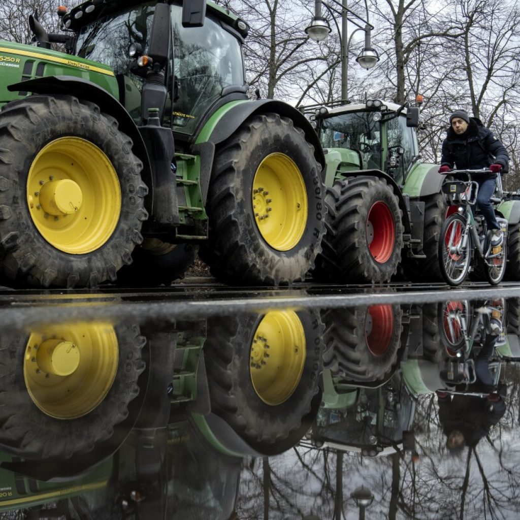 Protests by farmers and others in Germany underline deep frustration with the government | AP News