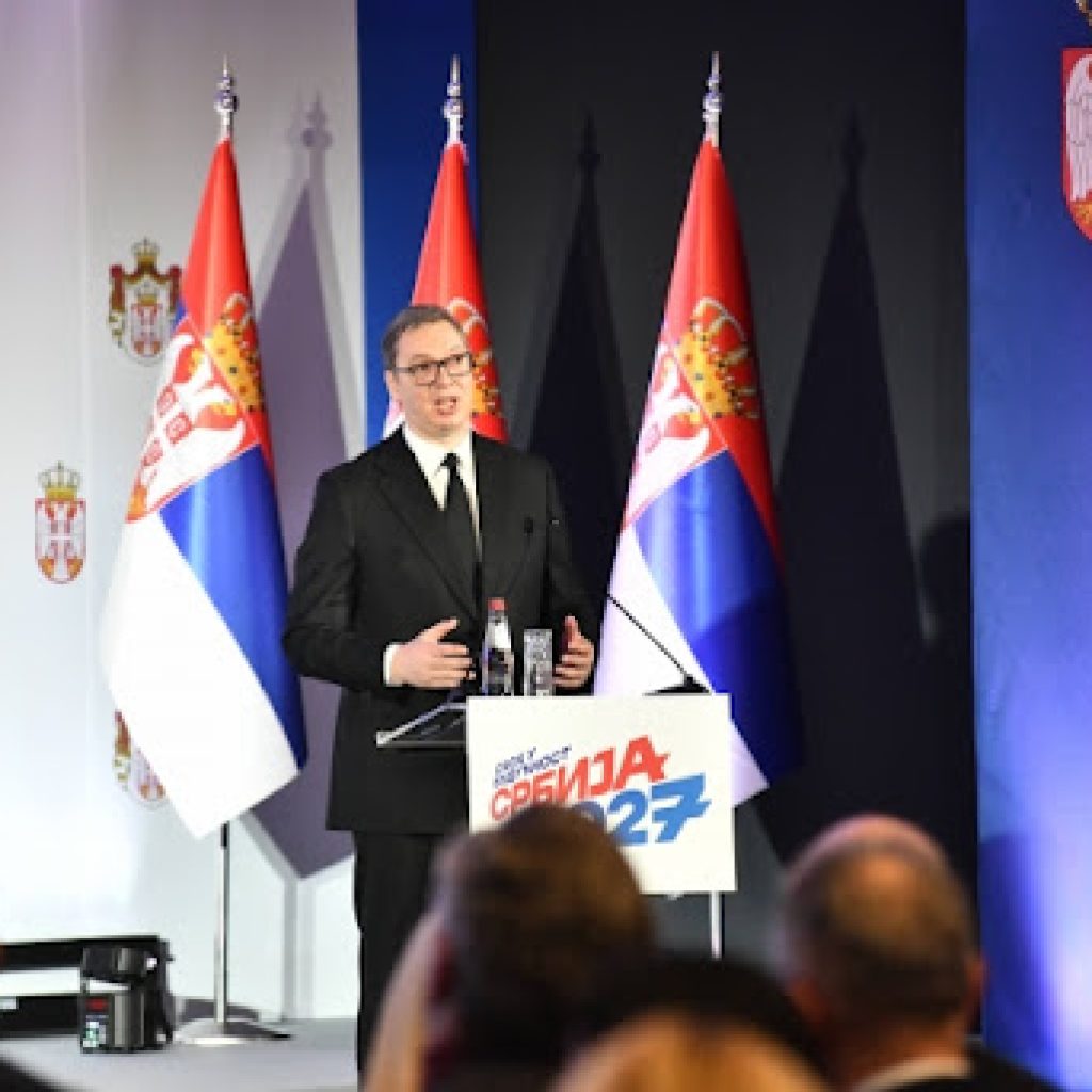 Vučić: Potrebno izgraditi više od 1.000 kilometara kanalizacione mreže, ugasiti kotlarnice