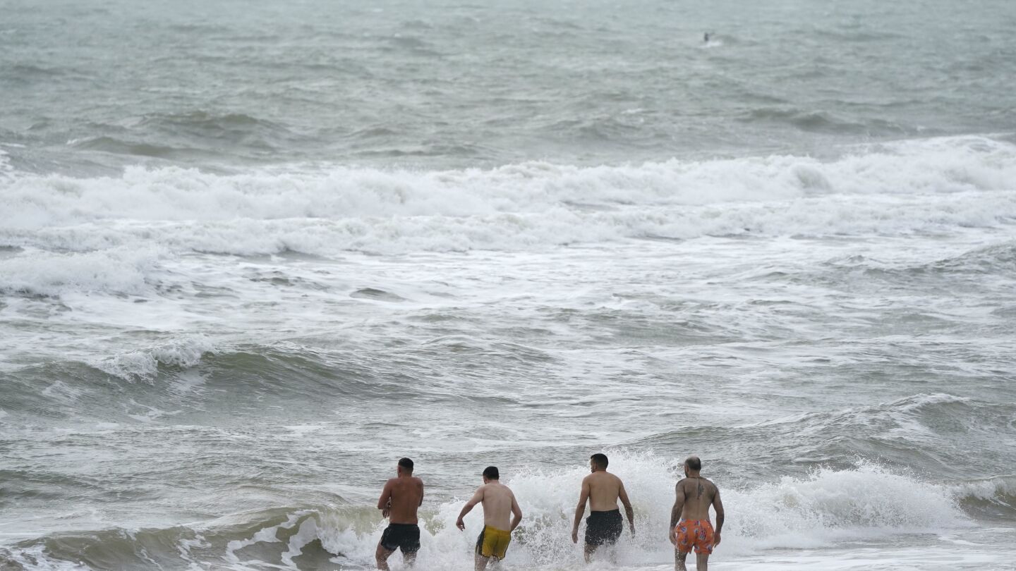 Storm Isha’s rain and wind are expected to batter parts of the UK and Ireland | AP News