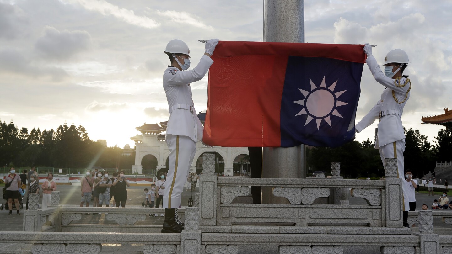 6 Chinese balloons flew through island’s airspace, Taiwan says | AP News