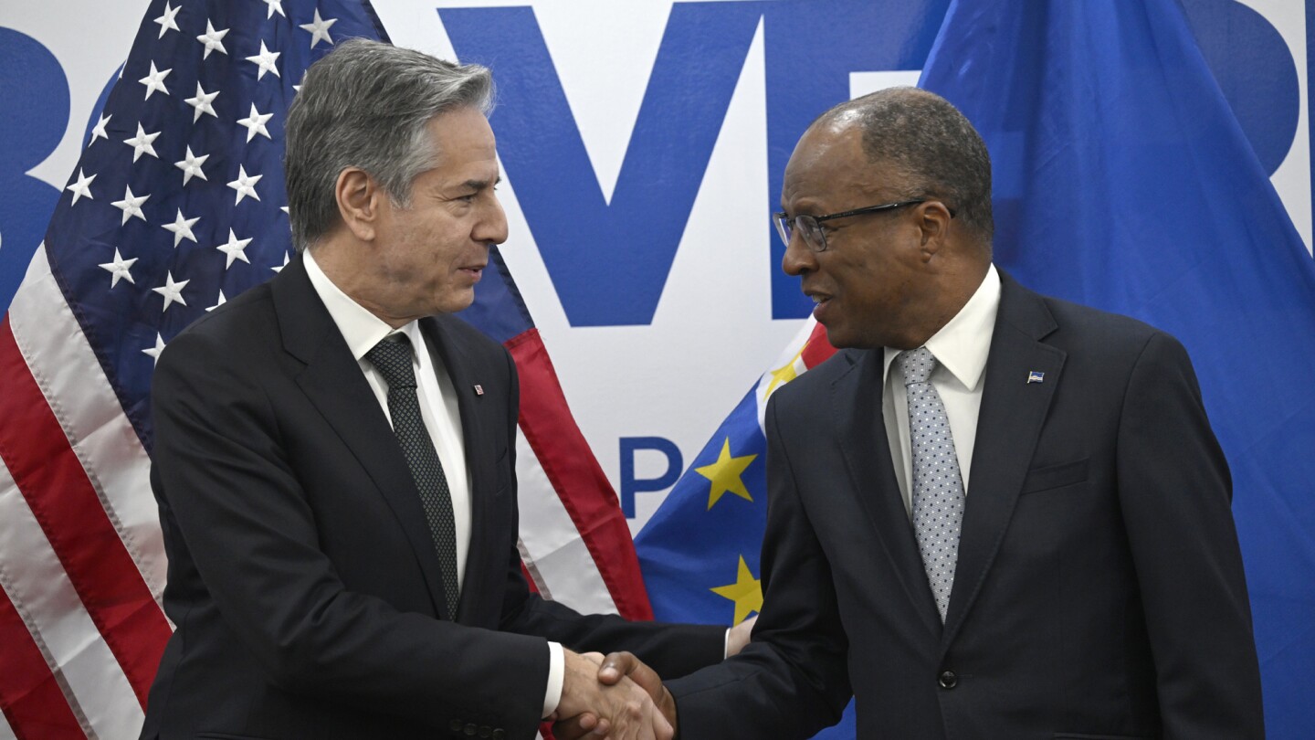 Blinken begins Africa tour in Cape Verde, touting the U.S. as a key security and economic partner | AP News