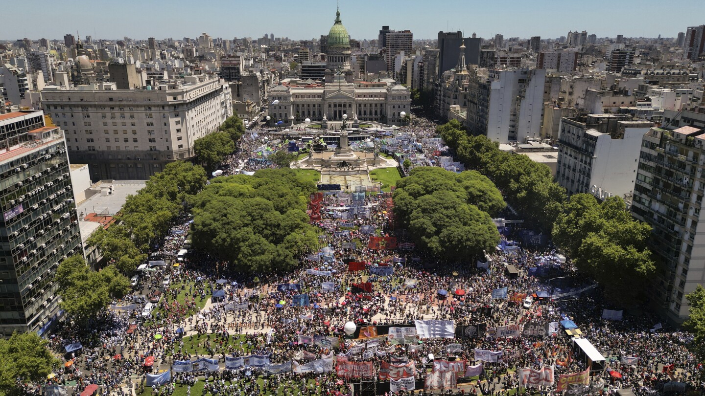 Argentina’s Milei faces general strike at outset of his presidency, testing his resolve | AP News