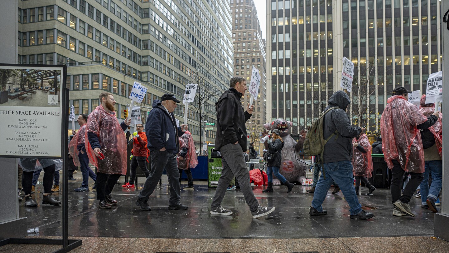 Media workers strike to protest layoffs at New York Daily News, Forbes and Condé Nast | AP News