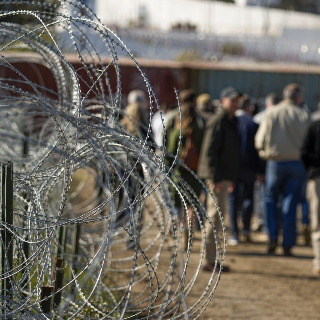 Illegal border crossings from Mexico reach highest on record in December before January lull | AP News