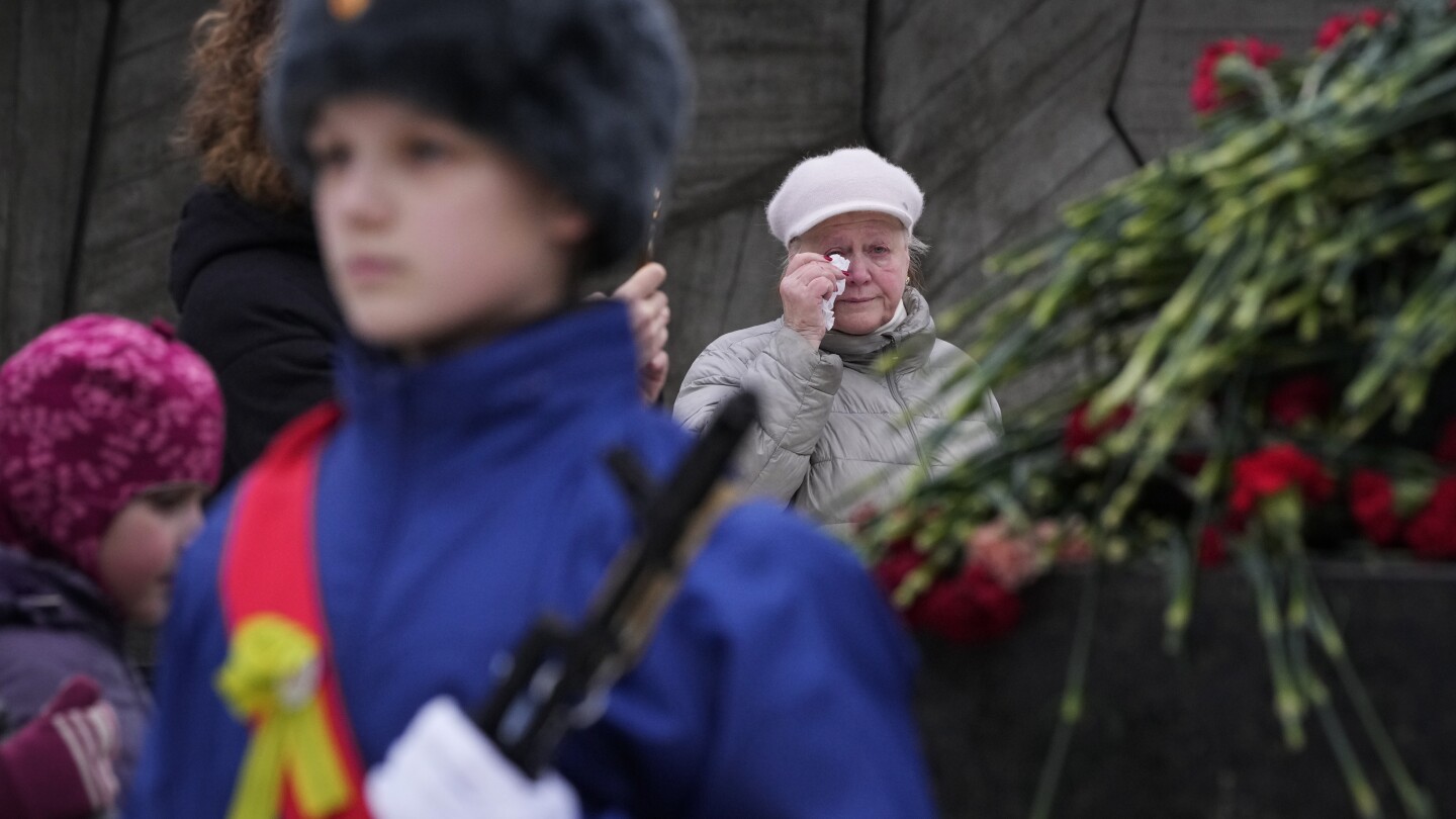 Russia marks 80 years since breaking the Nazi siege of Leningrad | AP News