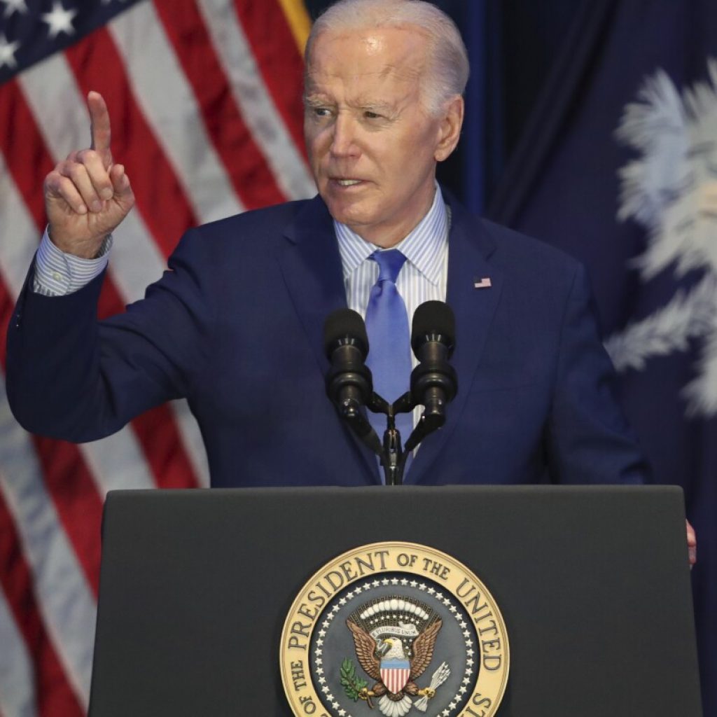 Biden offers to shut down border if Congress sends him a deal | AP News